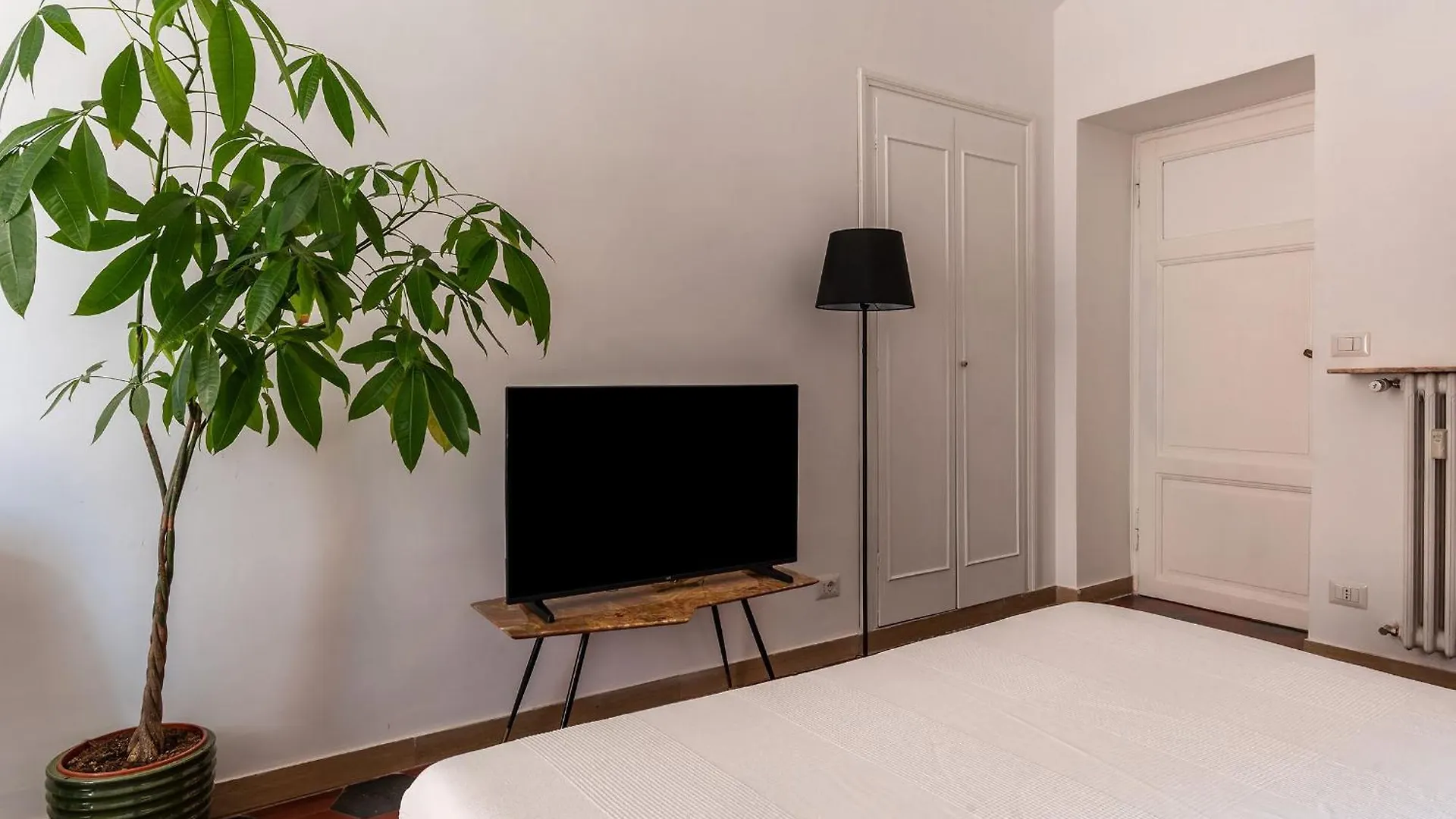 Casa Maurizio - Charme Holidays Rome 0*,  Italy