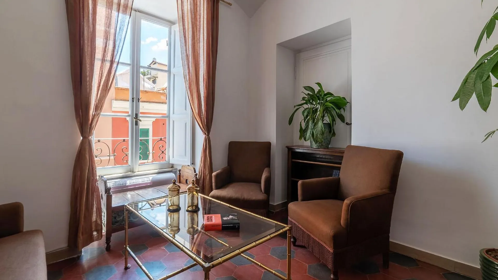 Casa Maurizio - Charme Holidays Rome 0*,  Italy
